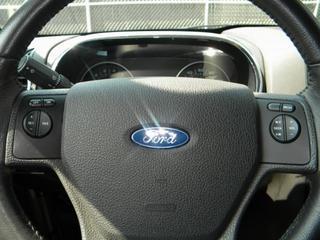 Ford Explorer 2010 photo 2