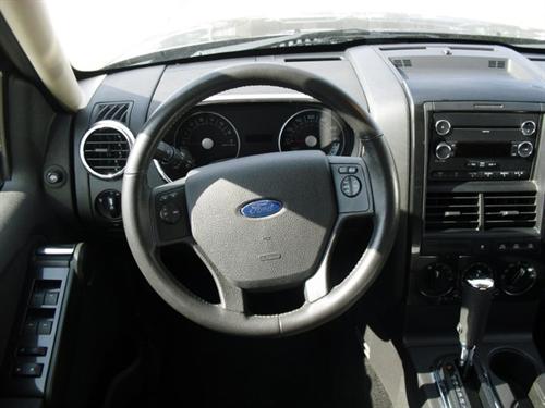 Ford Explorer 2010 photo 2