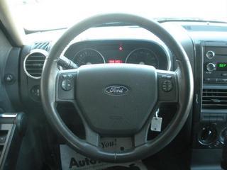 Ford Explorer 2010 photo 2