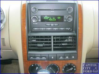 Ford Explorer 2010 photo 1