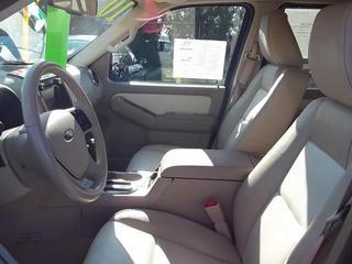 Ford Explorer 2010 photo 1