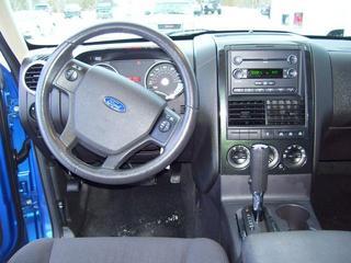 Ford Explorer 2010 photo 1
