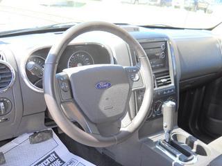 Ford Explorer 2010 photo 2