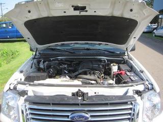Ford Explorer 2010 photo 1