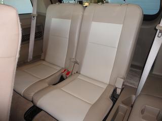 Ford Explorer 2010 photo 1