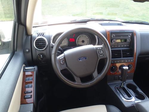 Ford Explorer 2010 photo 2