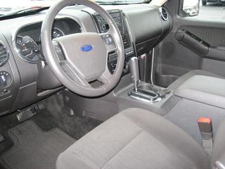 Ford Explorer 2010 photo 2