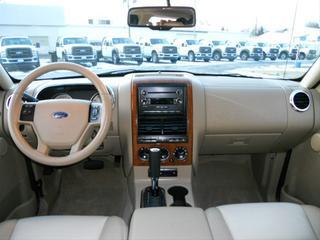 Ford Explorer 2010 photo 3