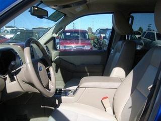 Ford Explorer 2010 photo 1