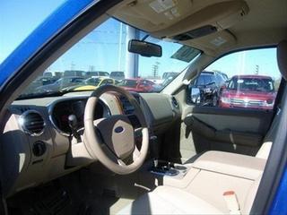 Ford Explorer 2010 photo 2