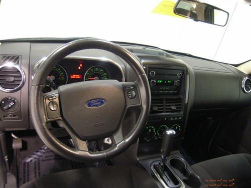 Ford Explorer 2010 photo 2