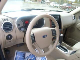 Ford Explorer 2010 photo 1