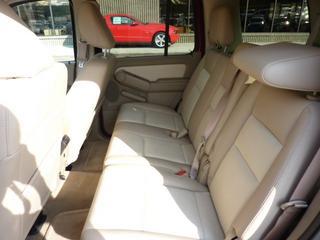 Ford Explorer 2010 photo 2