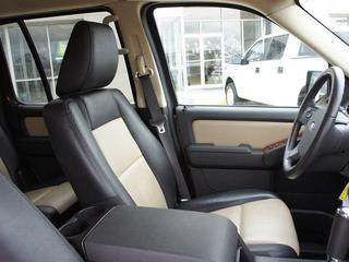 Ford Explorer 2010 photo 2