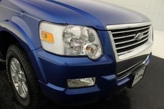 Ford Explorer 2010 photo 2