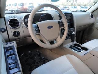Ford Explorer 2010 photo 2