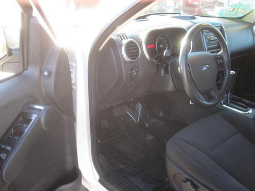 Ford Explorer 2010 photo 2