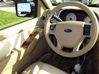 Ford Explorer 2010 photo 1