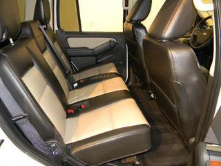 Ford Explorer 2010 photo 2