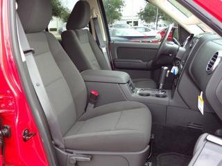 Ford Explorer 2010 photo 2
