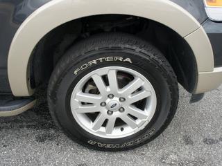 Ford Explorer 2010 photo 1