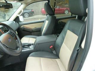 Ford Explorer 2010 photo 1
