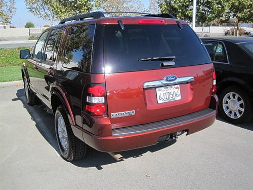 Ford Explorer 2010 photo 1