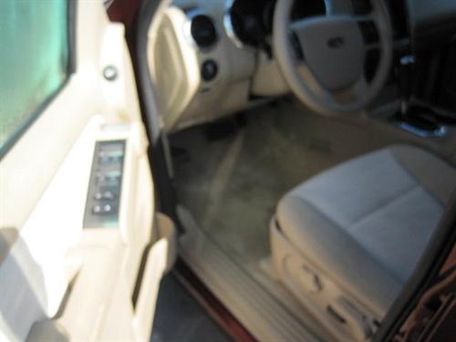Ford Explorer 2010 photo 2