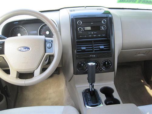 Ford Explorer 2010 photo 3