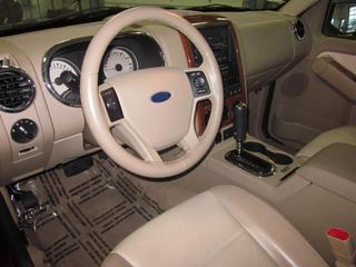 Ford Explorer 2010 photo 1