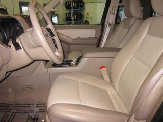 Ford Explorer 2010 photo 2