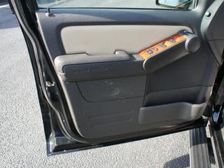 Ford Explorer 2010 photo 4