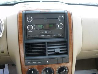 Ford Explorer 2010 photo 3