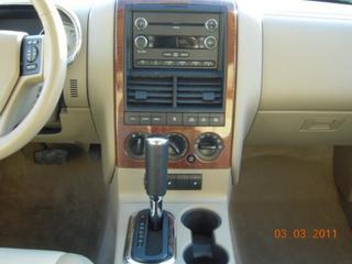 Ford Explorer 2010 photo 2
