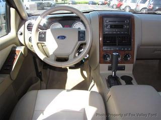 Ford Explorer 2010 photo 1