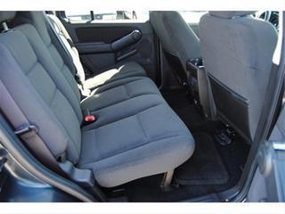 Ford Explorer 2010 photo 3