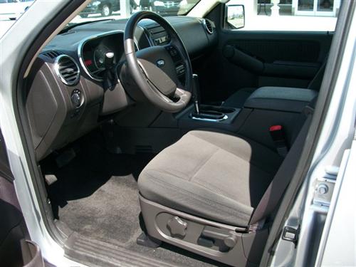 Ford Explorer 2010 photo 1