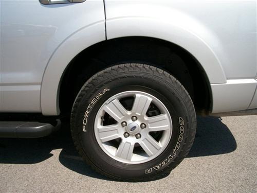 Ford Explorer 2010 photo 3