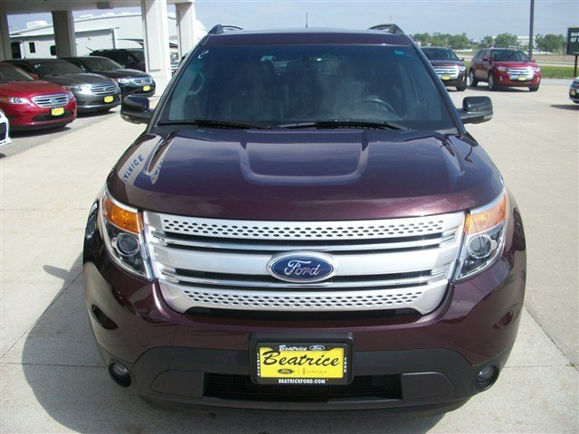 Ford Explorer 2011 photo 1