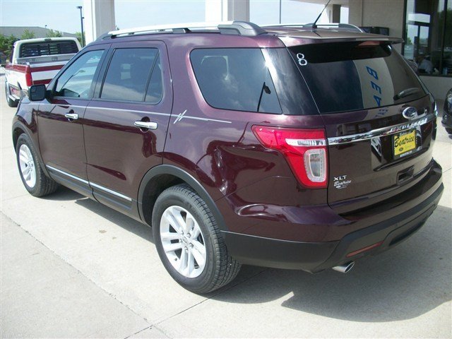 Ford Explorer 2011 photo 4