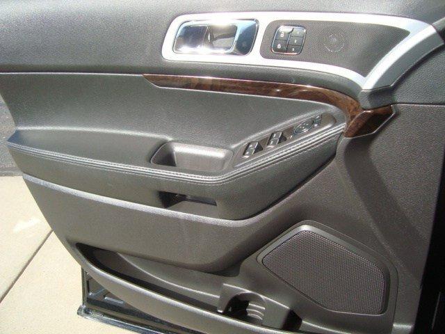 Ford Explorer 2011 photo 3