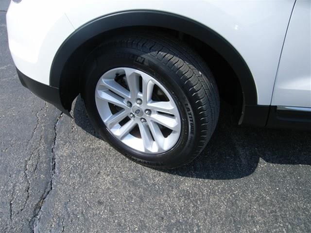 Ford Explorer 2011 photo 1