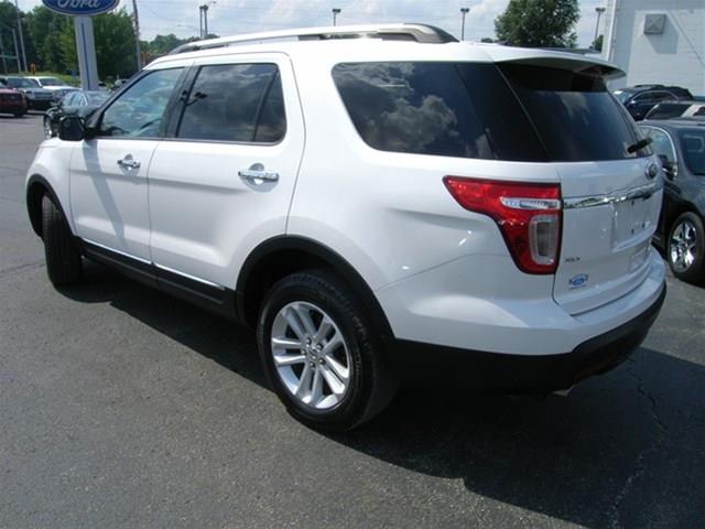 Ford Explorer 2011 photo 4