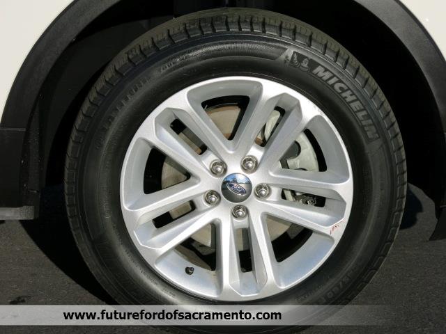 Ford Explorer 2011 photo 2