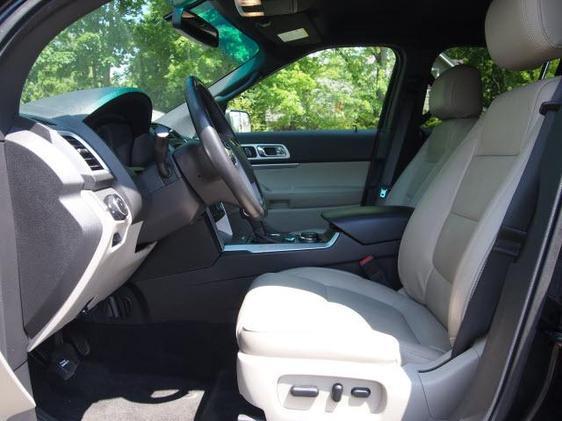 Ford Explorer 2011 photo 8