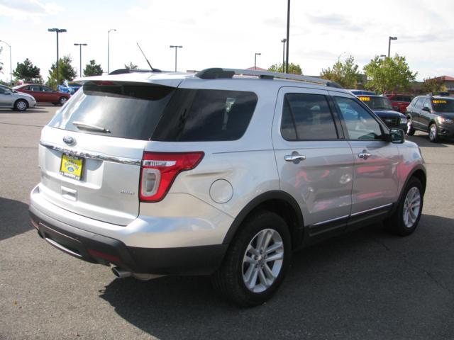 Ford Explorer 2011 photo 2