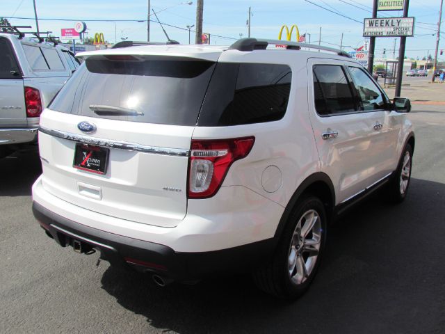 Ford Explorer 2011 photo 1