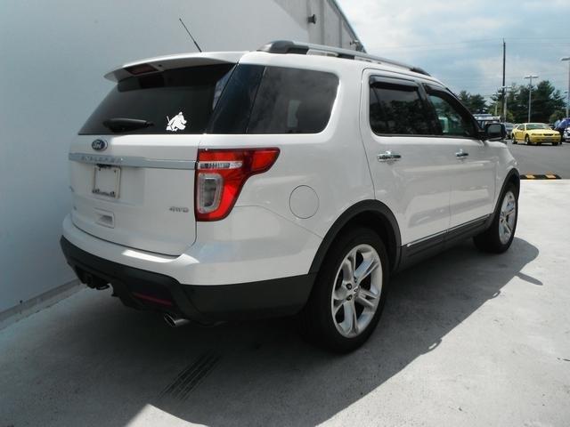 Ford Explorer 2011 photo 2
