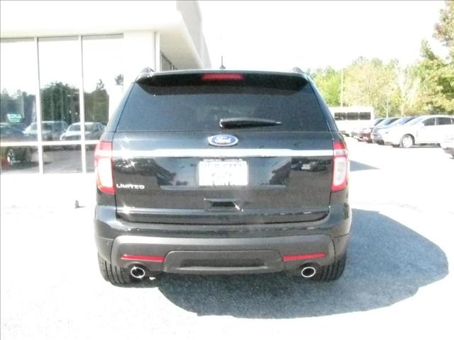 Ford Explorer 2011 photo 1