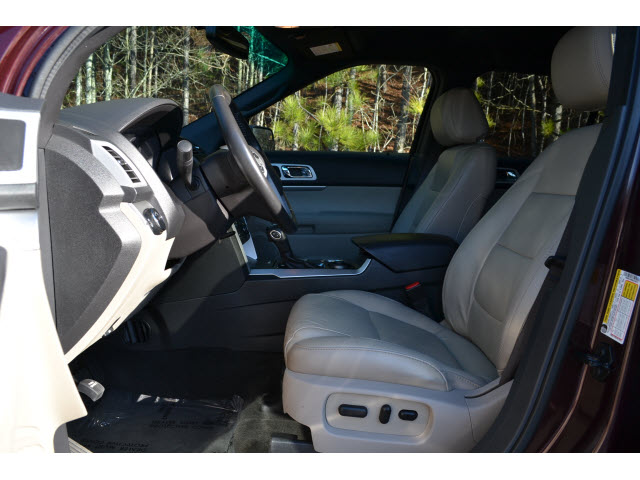 Ford Explorer 2011 photo 2